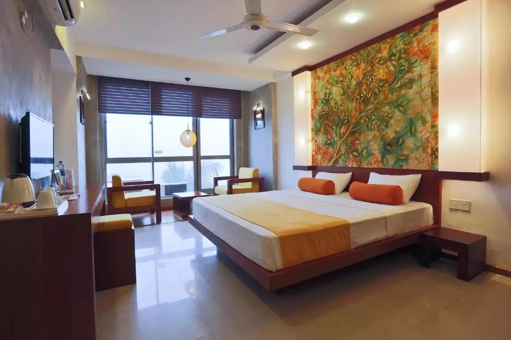 اتاق 3 هتل توپاز کندی